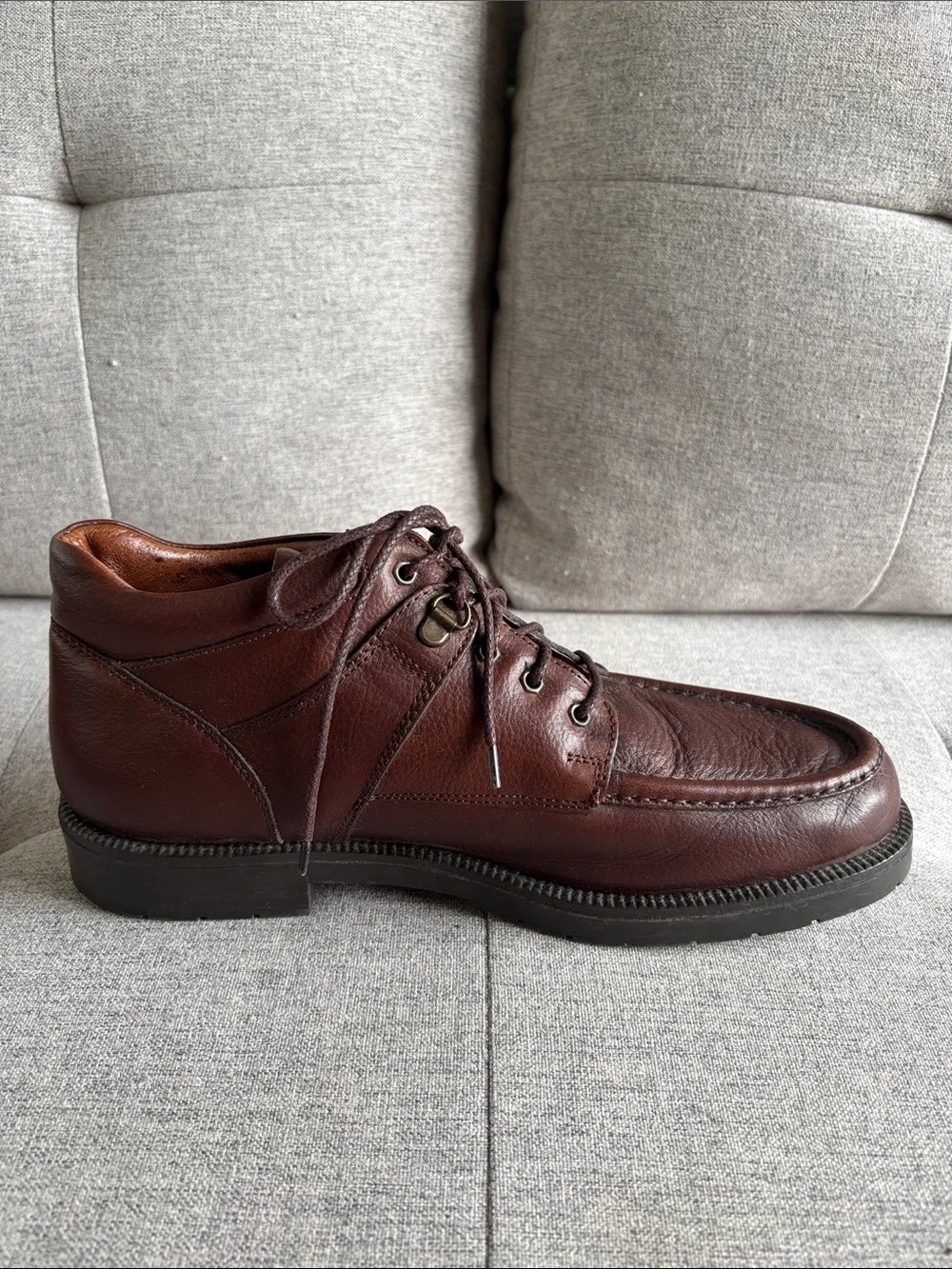 AEROSOLES Men's Brown Leather Chukka Boots. Made in Italy. New w/o Tags